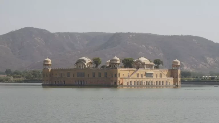 Top Hotels Near Jal Mahal, Jaipur: Luxury Awaits
